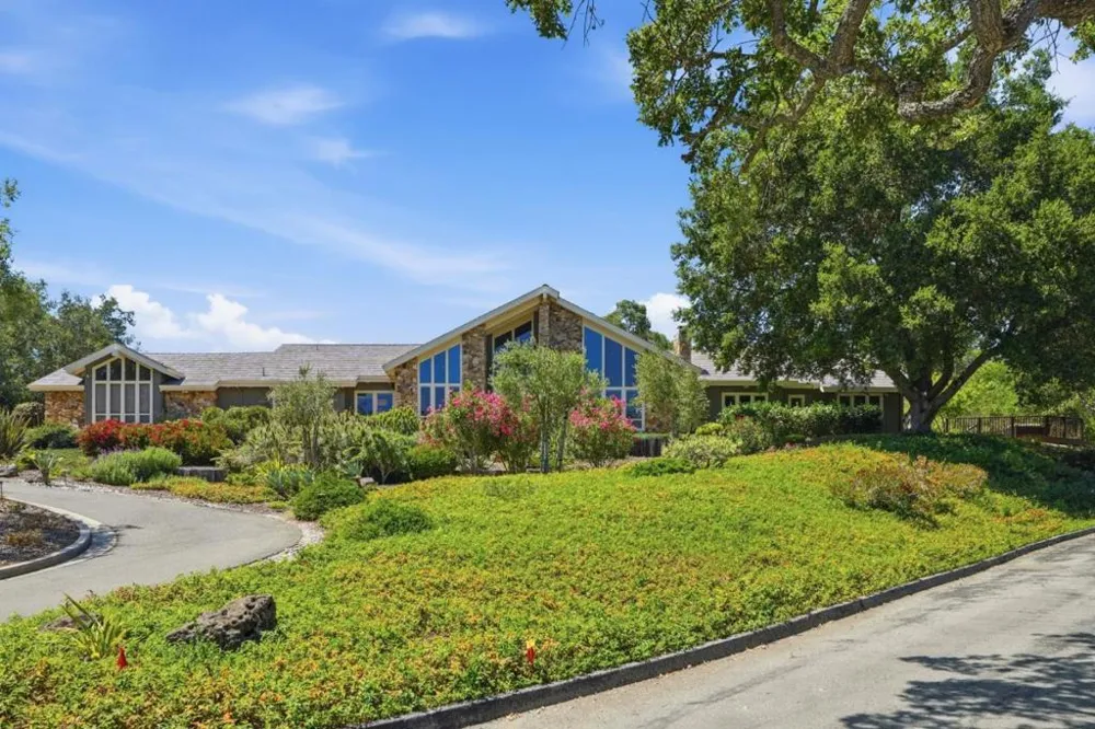 28100 Story Hill Lane Los Altos Hills, CA 94022