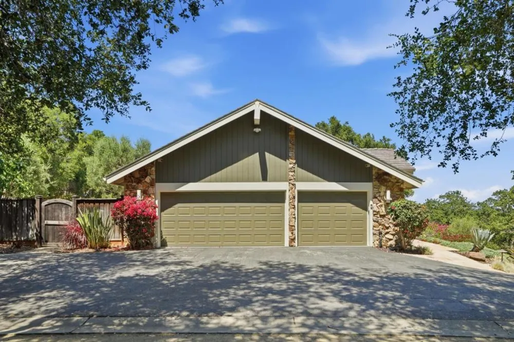 28100 Story Hill Lane Los Altos Hills, CA 94022