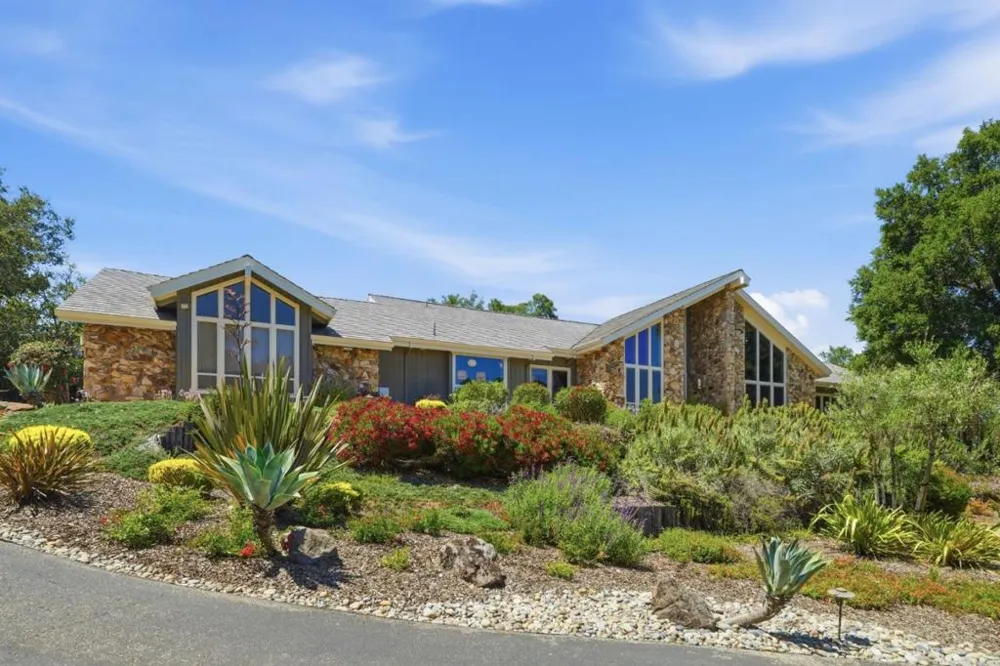 28100 Story Hill Lane Los Altos Hills, CA 94022
