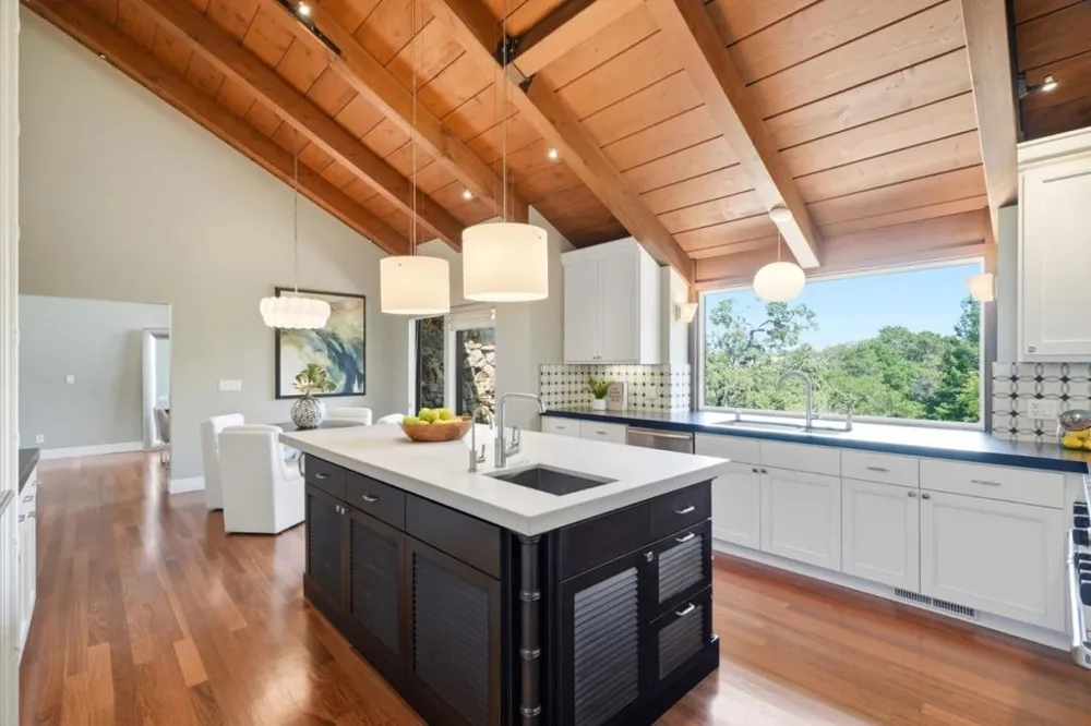 28100 Story Hill Lane Los Altos Hills, CA 94022
