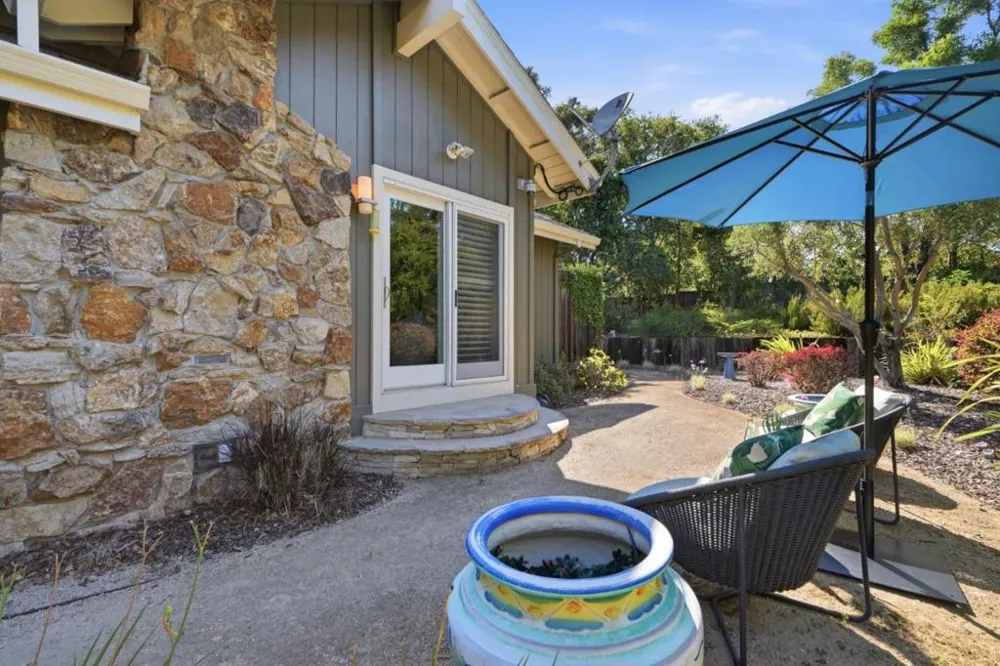 28100 Story Hill Lane Los Altos Hills, CA 94022