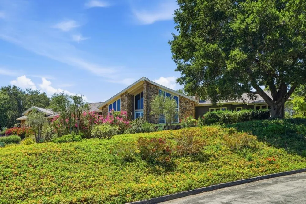 28100 Story Hill Lane Los Altos Hills, CA 94022