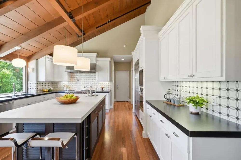 28100 Story Hill Lane Los Altos Hills, CA 94022