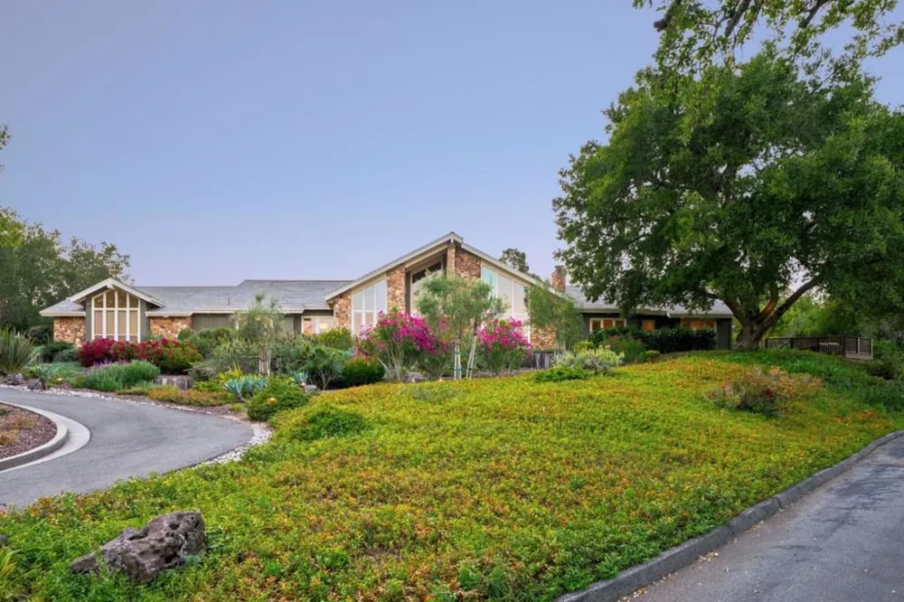 28100 Story Hill Lane Los Altos Hills, CA 94022