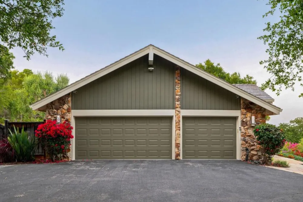 28100 Story Hill Lane Los Altos Hills, CA 94022