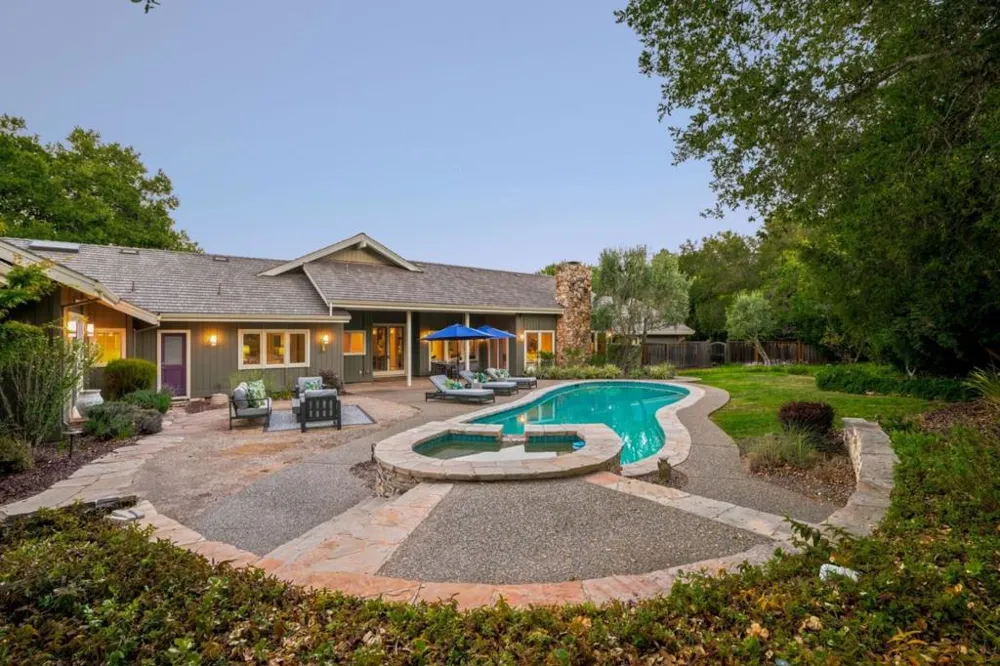 28100 Story Hill Lane Los Altos Hills, CA 94022
