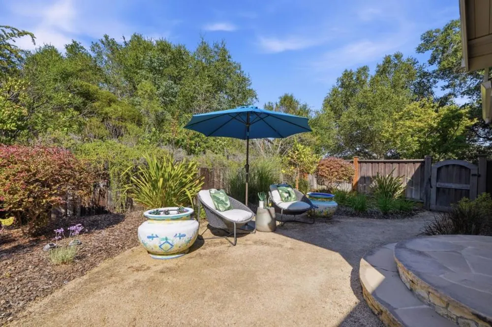 28100 Story Hill Lane Los Altos Hills, CA 94022