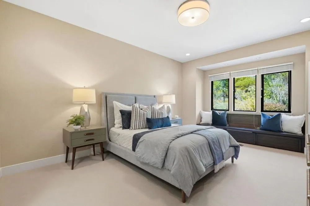 28100 Story Hill Lane Los Altos Hills, CA 94022