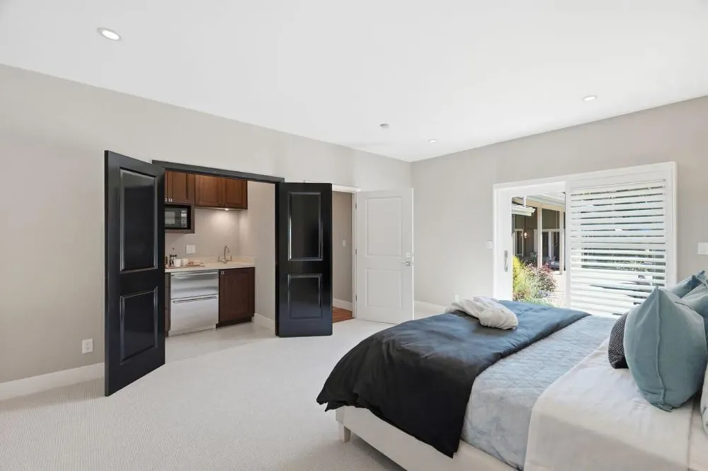 28100 Story Hill Lane Los Altos Hills, CA 94022