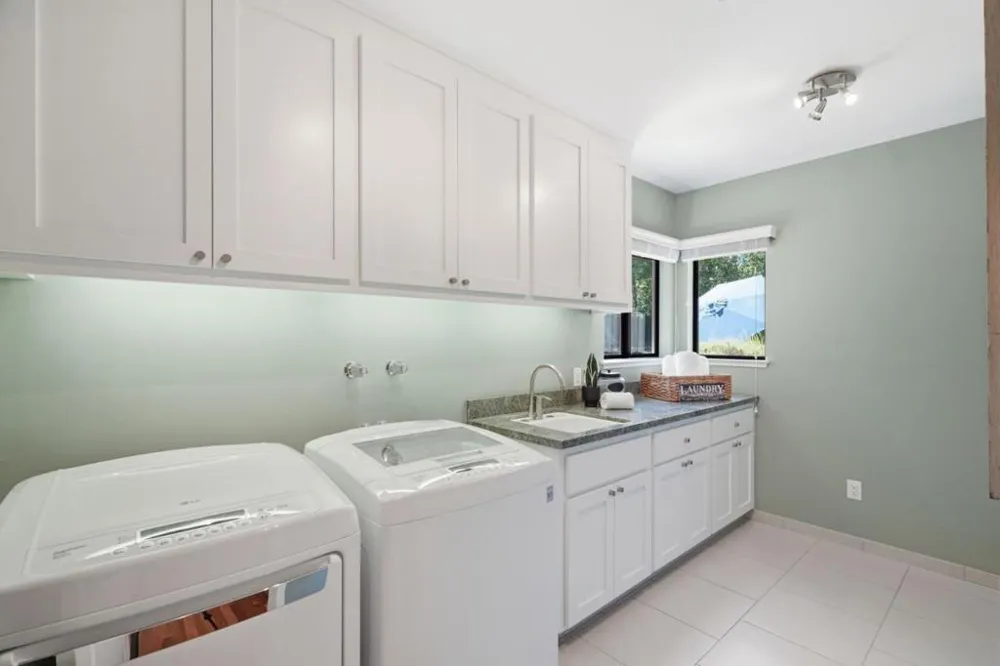 28100 Story Hill Lane Los Altos Hills, CA 94022