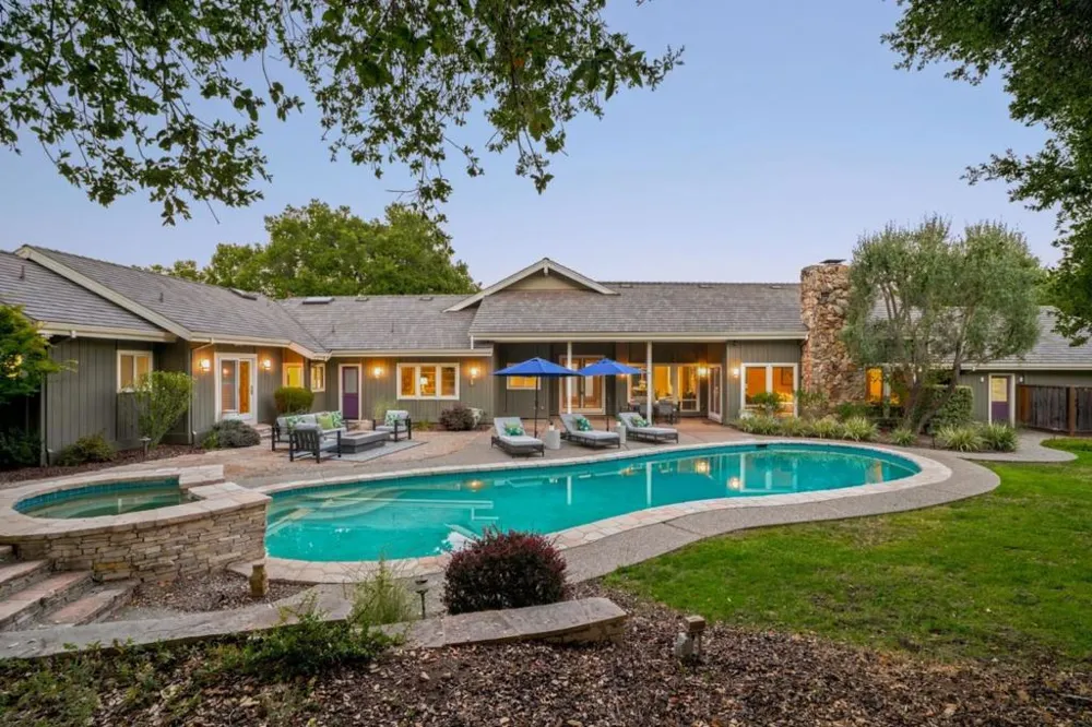 28100 Story Hill Lane Los Altos Hills, CA 94022