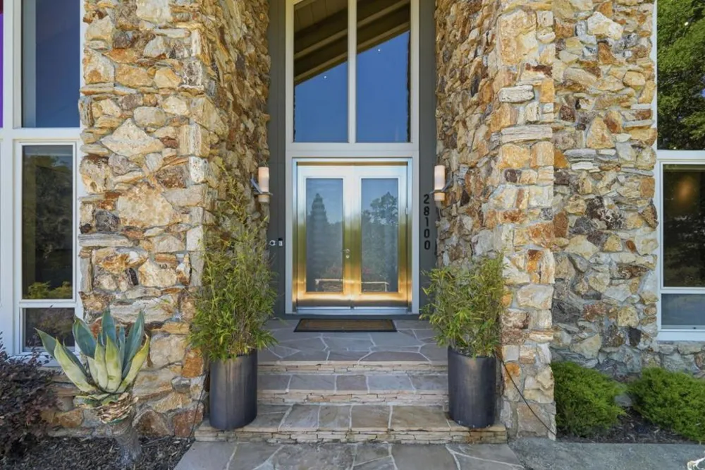 28100 Story Hill Lane Los Altos Hills, CA 94022