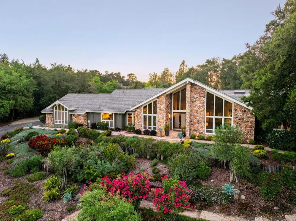 28100 Story Hill Lane Los Altos Hills, CA 94022