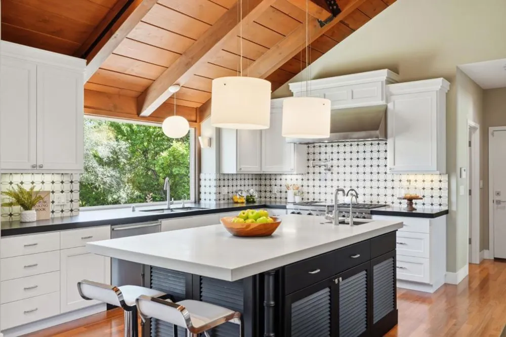 28100 Story Hill Lane Los Altos Hills, CA 94022