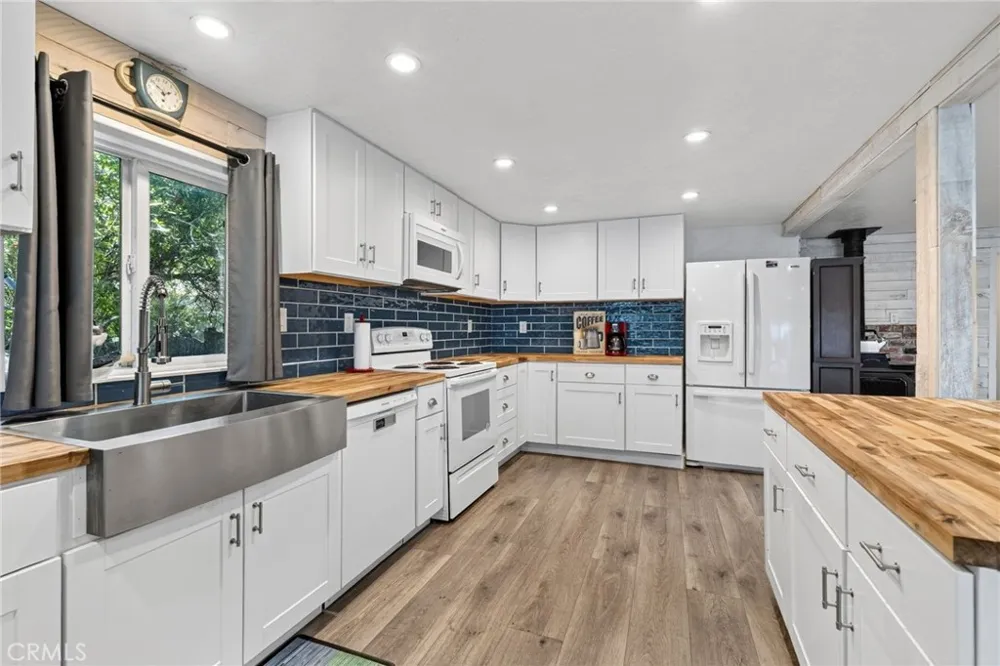 13911 Lakeshore Clearlake, CA 95422