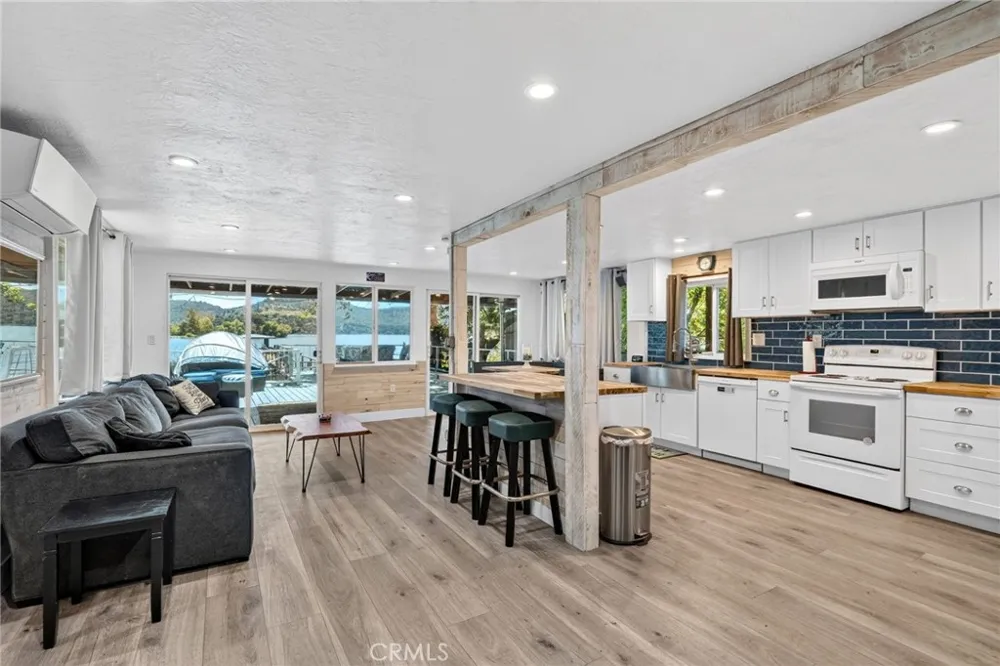 13911 Lakeshore Clearlake, CA 95422