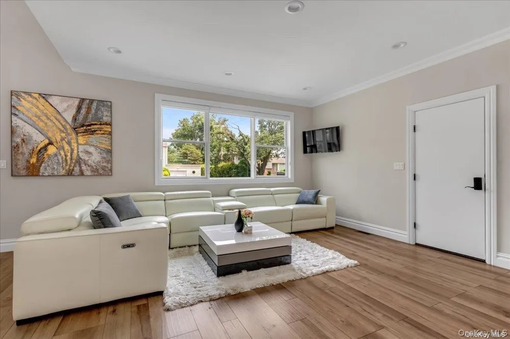 102 Kate Drive New Hyde Park, NY 11040