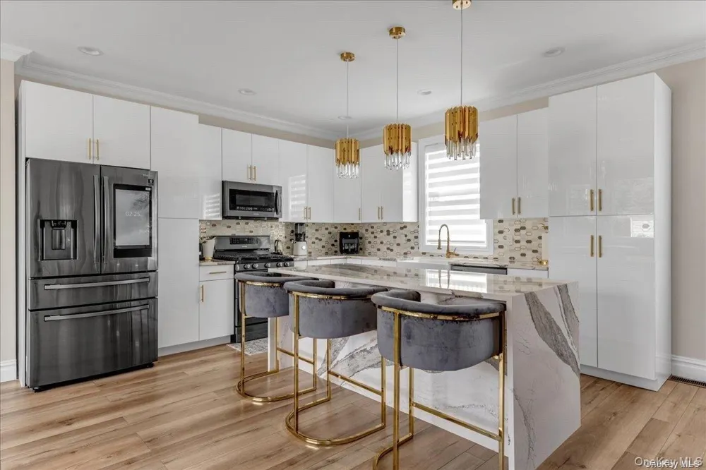 102 Kate Drive New Hyde Park, NY 11040