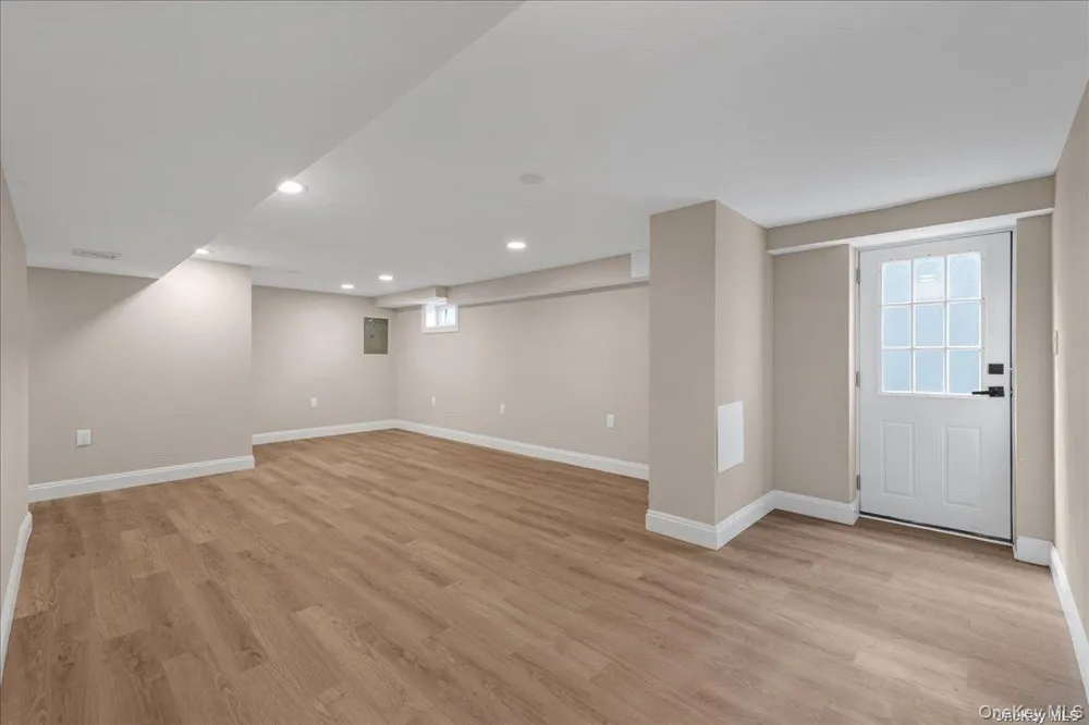 102 Kate Drive New Hyde Park, NY 11040