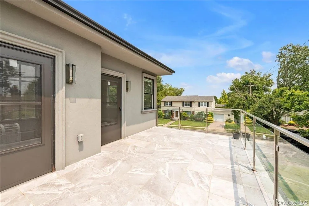 102 Kate Drive New Hyde Park, NY 11040