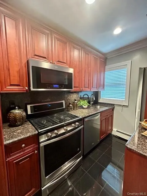 72 South Clinton Avenue #1B Bay Shore, NY 11706