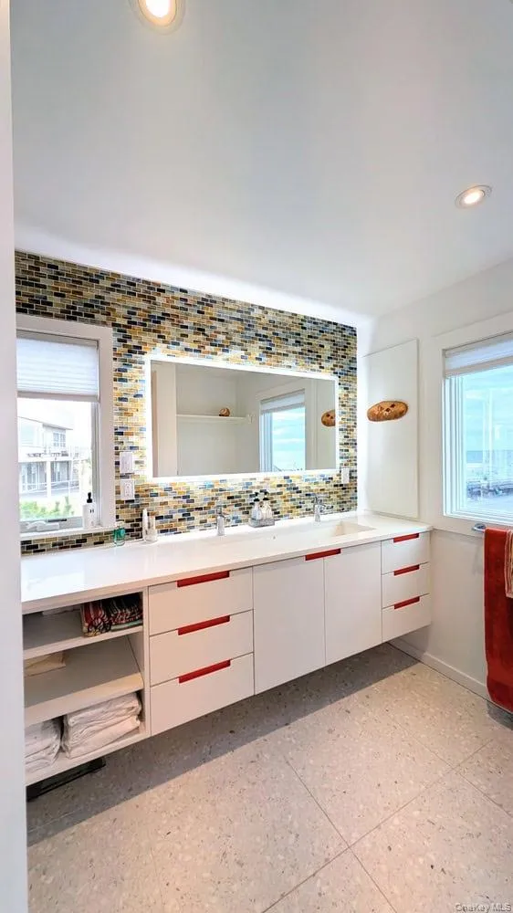 61 Evergreen Avenue Seaview, NY 11770