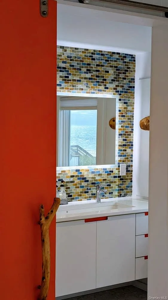 61 Evergreen Avenue Seaview, NY 11770