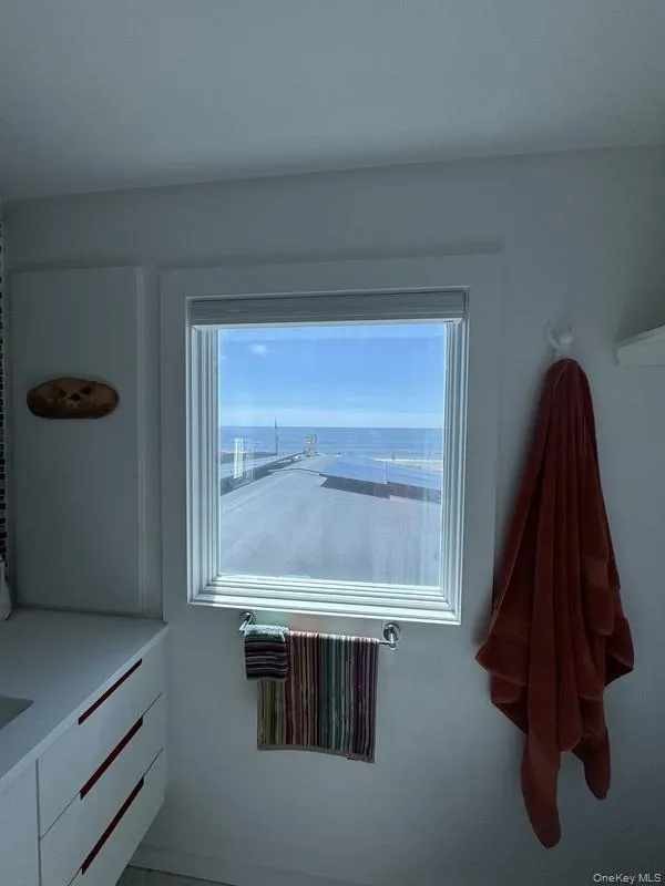 61 Evergreen Avenue Seaview, NY 11770
