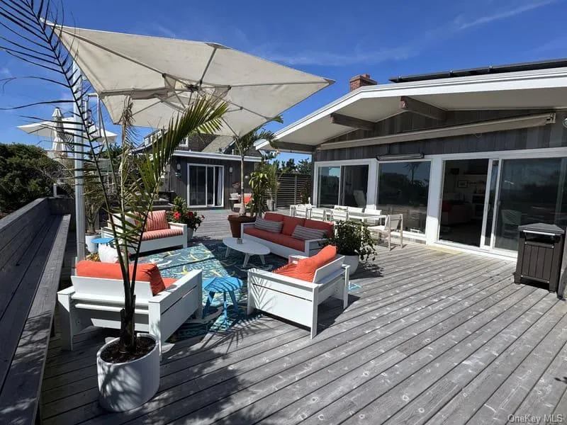 61 Evergreen Avenue Seaview, NY 11770