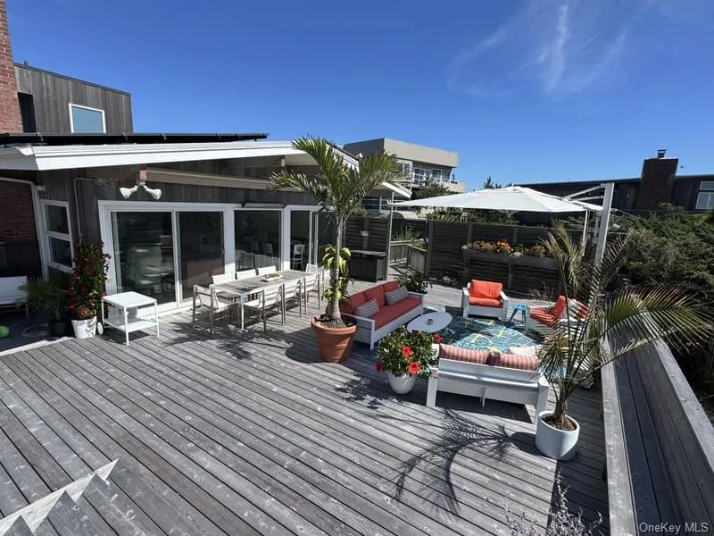 61 Evergreen Avenue Seaview, NY 11770