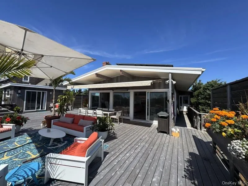 61 Evergreen Avenue Seaview, NY 11770