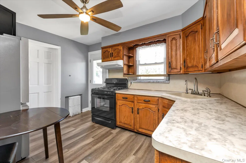 34 Newburgh Street Elmont, NY 11003
