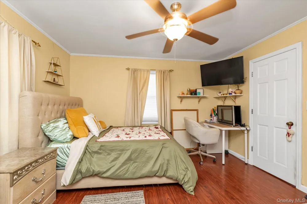 34 Newburgh Street Elmont, NY 11003