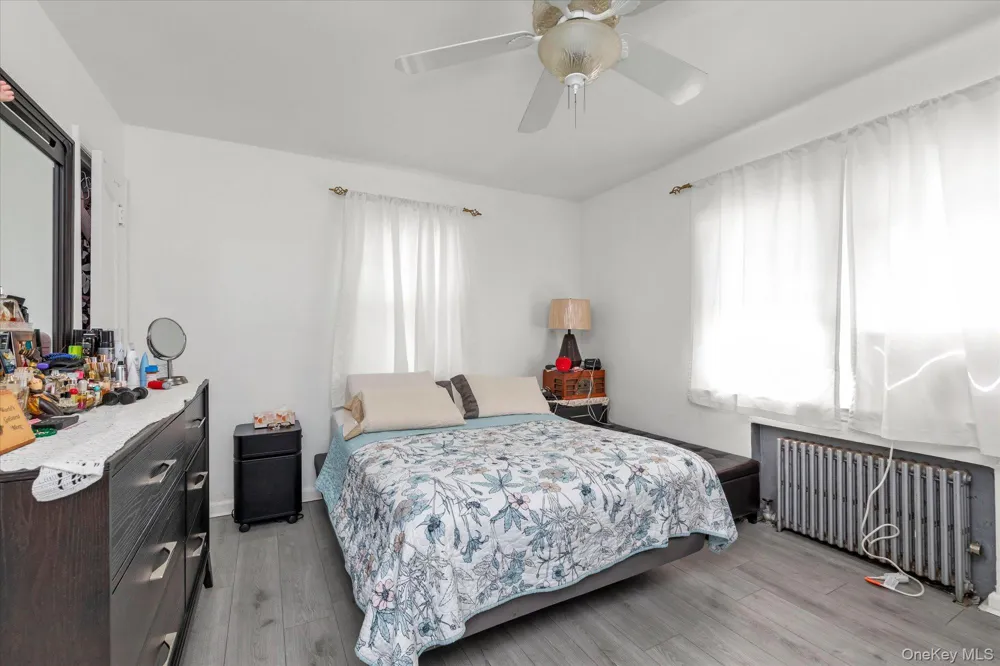 34 Newburgh Street Elmont, NY 11003