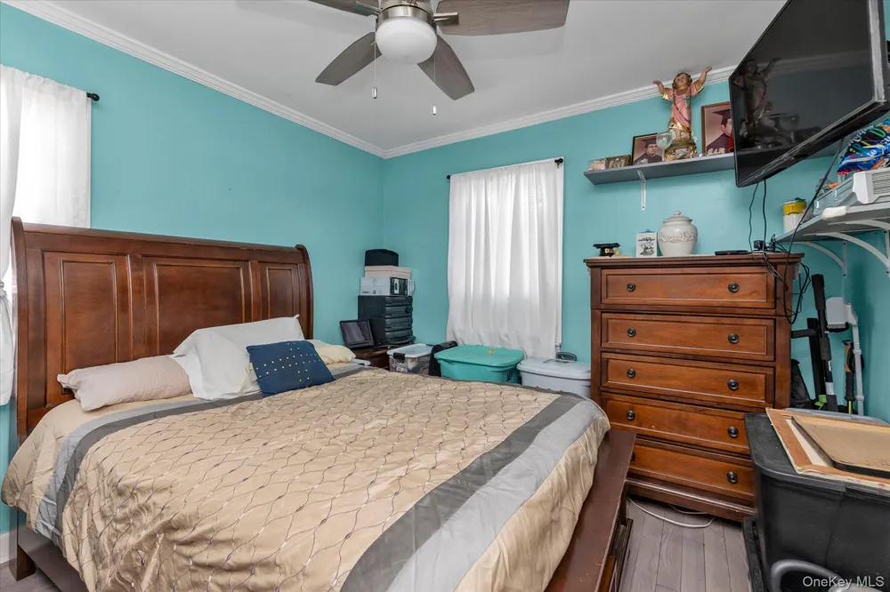 34 Newburgh Street Elmont, NY 11003