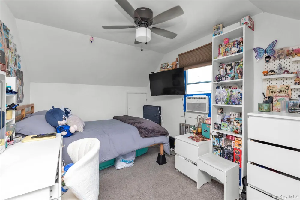 34 Newburgh Street Elmont, NY 11003