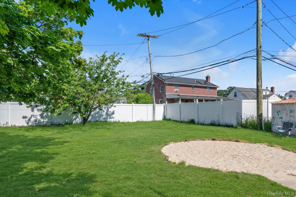 34 Newburgh Street Elmont, NY 11003