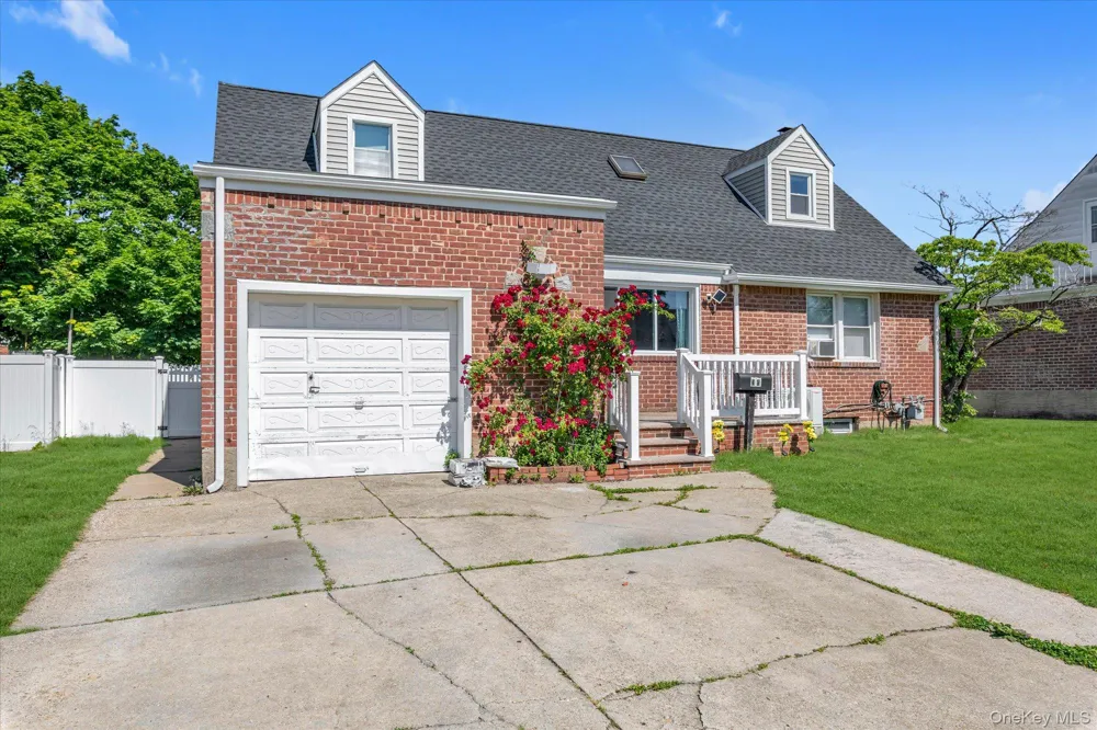 34 Newburgh Street Elmont, NY 11003