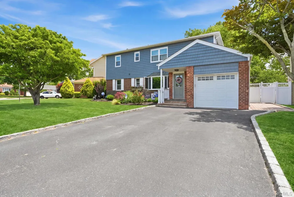 841 Willow Road Franklin Square, NY 11010