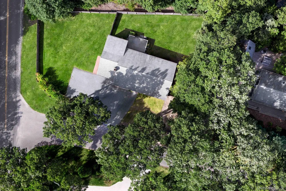 3 Chapel Lane East Hampton, NY 11937