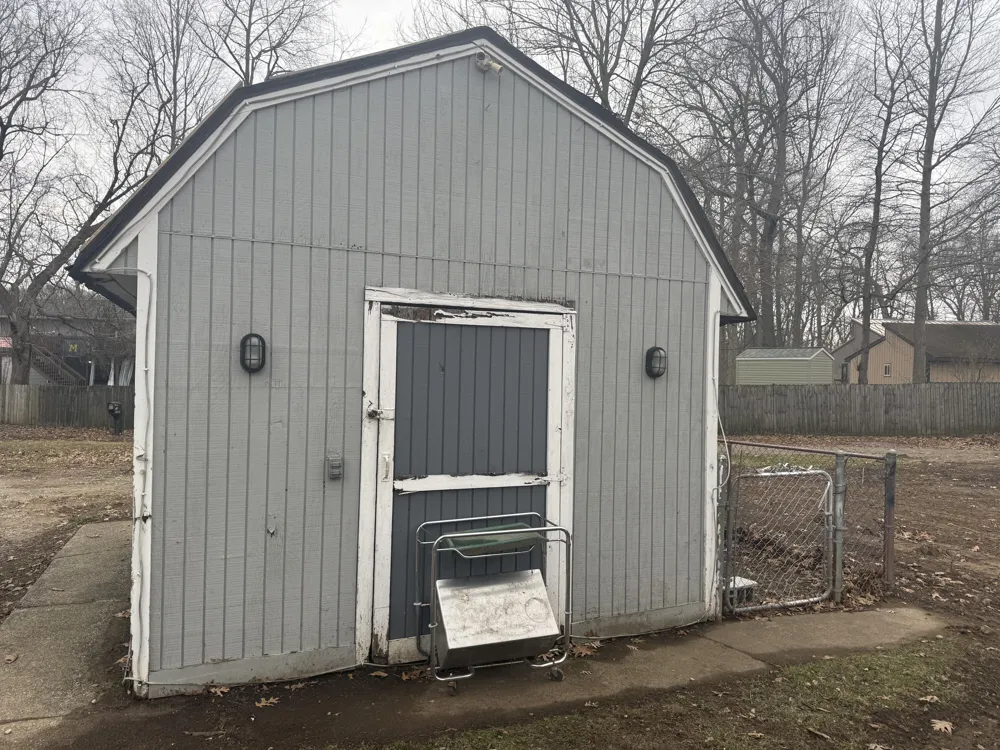 1747 Tennis Court Henrietta Township, MI 49272