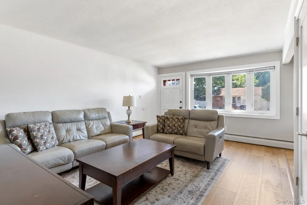 54 Oak Street Farmingdale, NY 11735