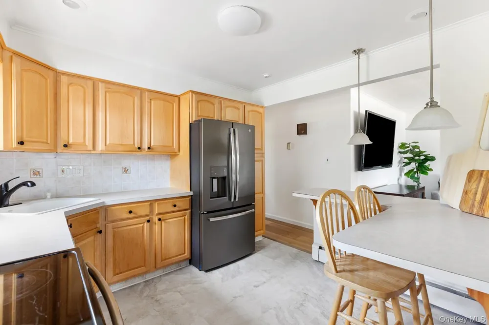 54 Oak Street Farmingdale, NY 11735