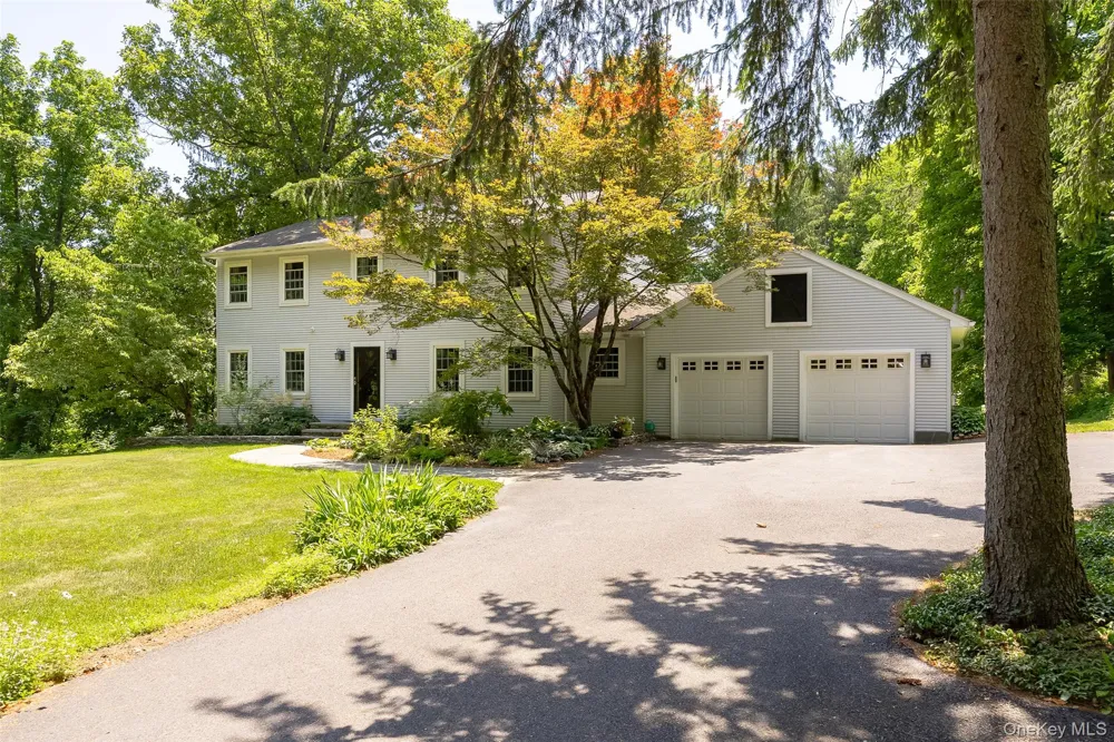326 Mills Cross Road Staatsburg, NY 12580