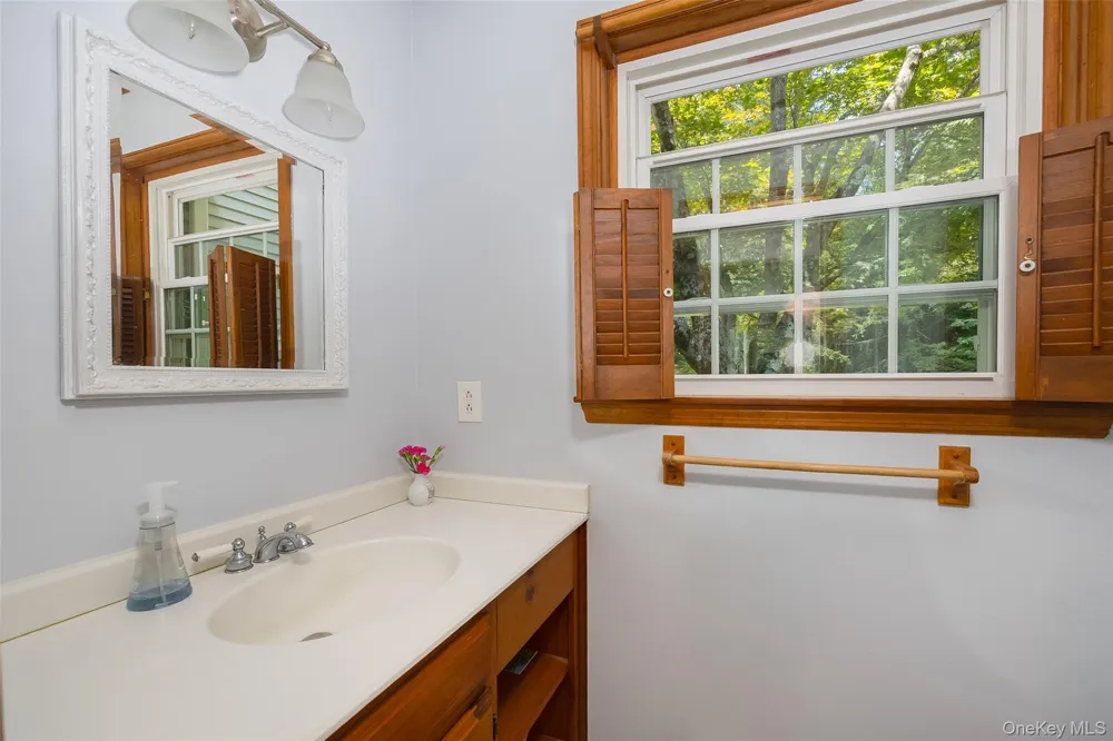 326 Mills Cross Road Staatsburg, NY 12580