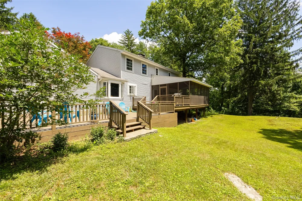 326 Mills Cross Road Staatsburg, NY 12580