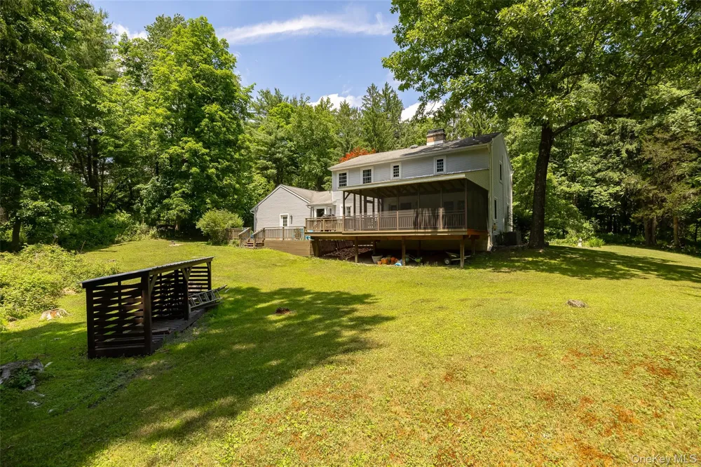 326 Mills Cross Road Staatsburg, NY 12580