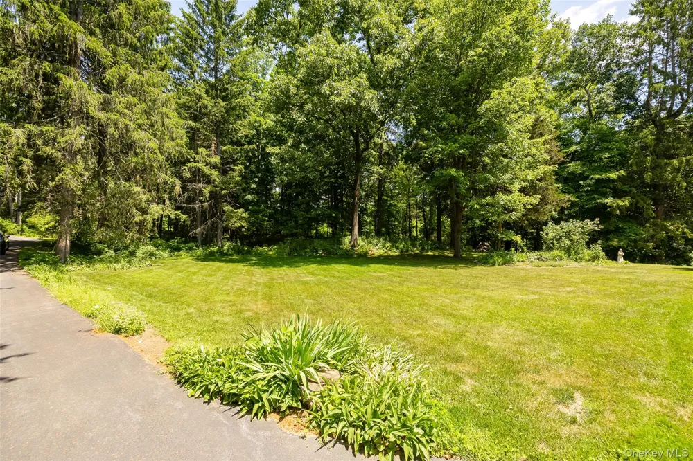 326 Mills Cross Road Staatsburg, NY 12580