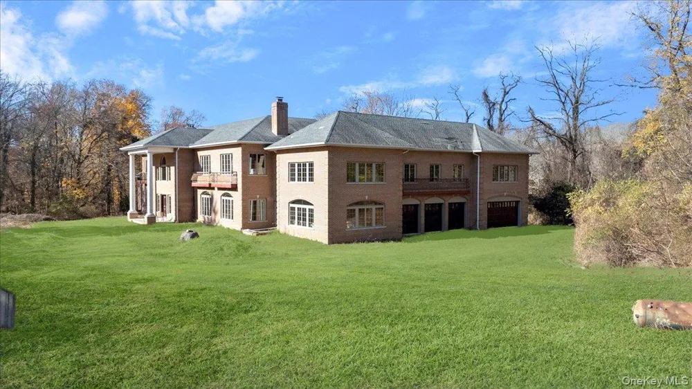 1 Penny Pond Court Old Brookville, NY 11548