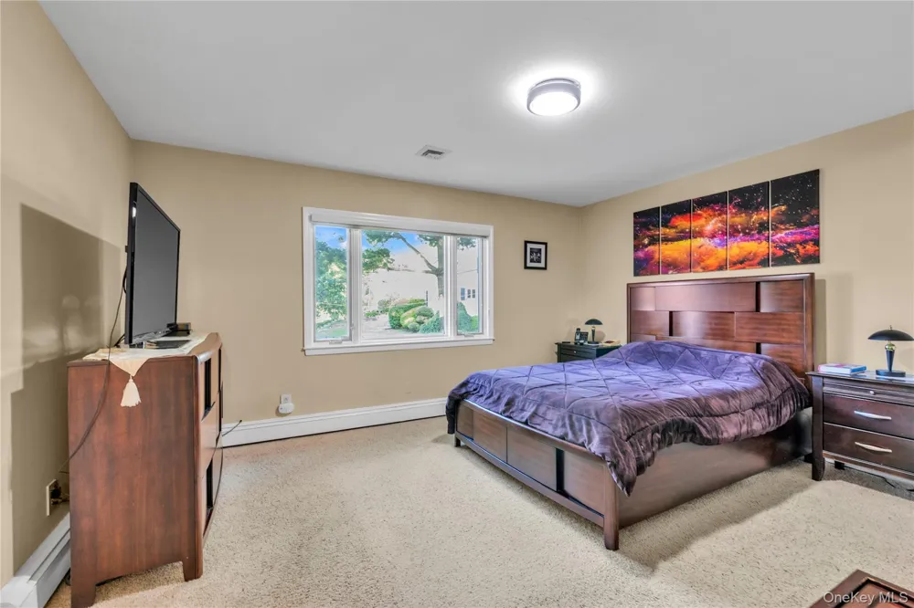 90 Virginia Drive Manhasset, NY 11030
